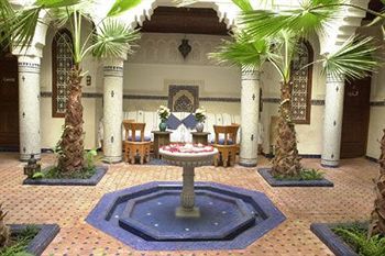 Albergue Riad Dar Al Kounouz