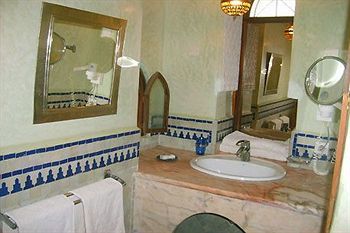 Albergue Riad Dar Al Kounouz
