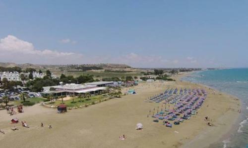 Sandy Beach House 14