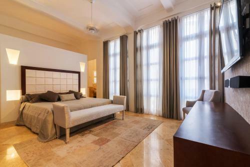 The Epica House Luxury Hotel