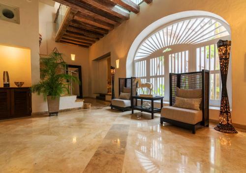 The Epica House Luxury Hotel
