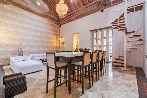 The Epica House Luxury Hotel