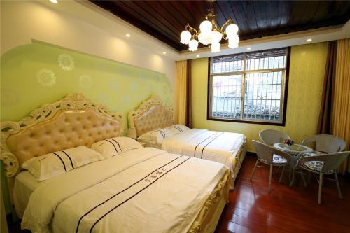Narrow Alley Hostel