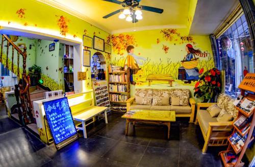 Narrow Alley Hostel