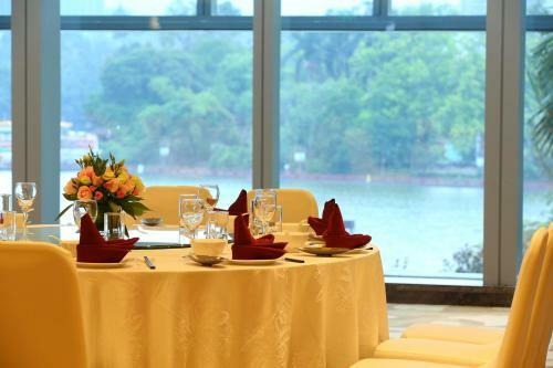 Fuzhou Lakeside Hotel