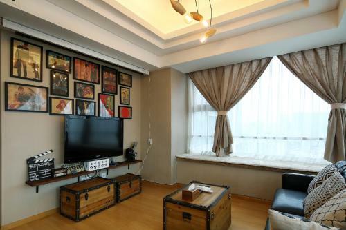 Chengdu Memory Space Apartment Taiguli Branch
