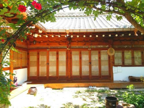 Hostal Fragrance Of Moonlight