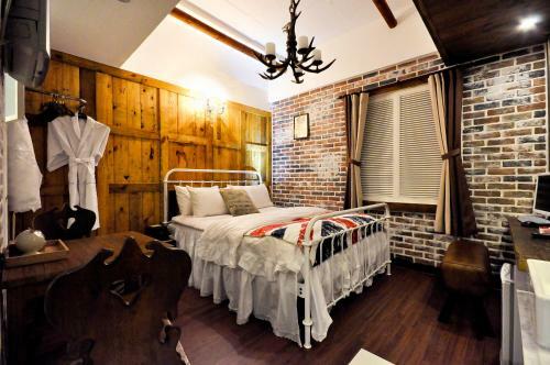 February Hotel Hwanggeum