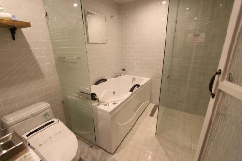 February Hotel Hwanggeum