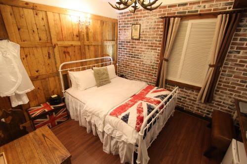 February Hotel Hwanggeum