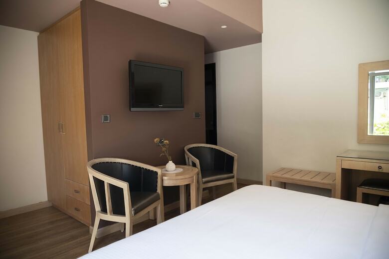 Apartamentos Areos Hotel