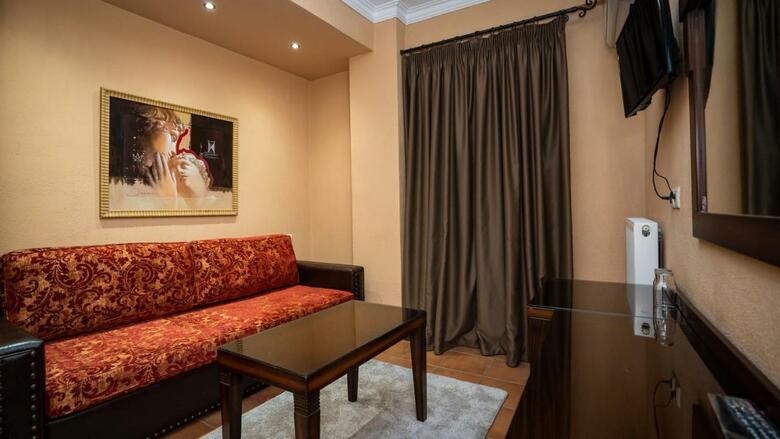 Dellas Boutique Hotel