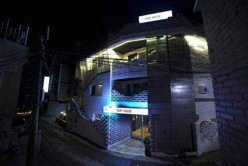 Hostal That House