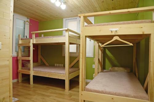 Hostal Op 102 Guesthouse
