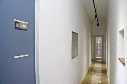 Hostal Op 102 Guesthouse