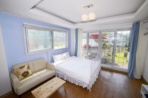 Walking Sky Pension