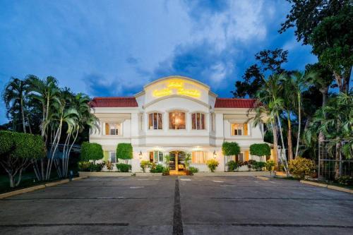 Pueblo Dorado Hotel