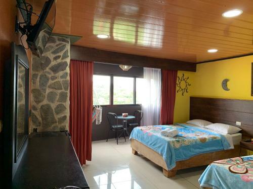 Hostal Hammock House