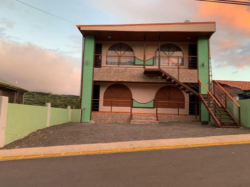 Hostal Hammock House