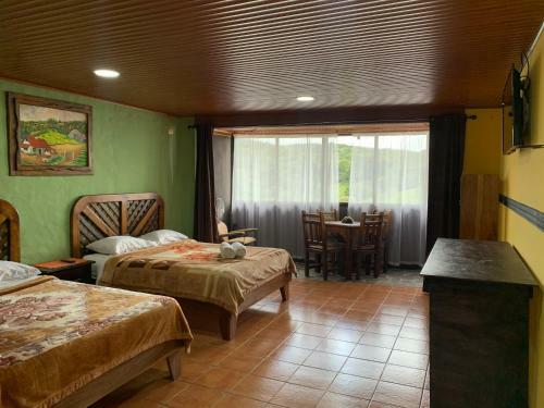 Hostal Hammock House