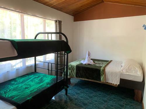 Hostal Hammock House