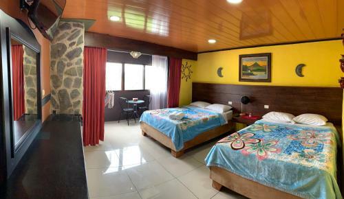 Hostal Hammock House