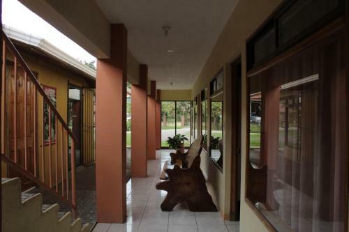 Hotel La Puesta Del Sol B&B