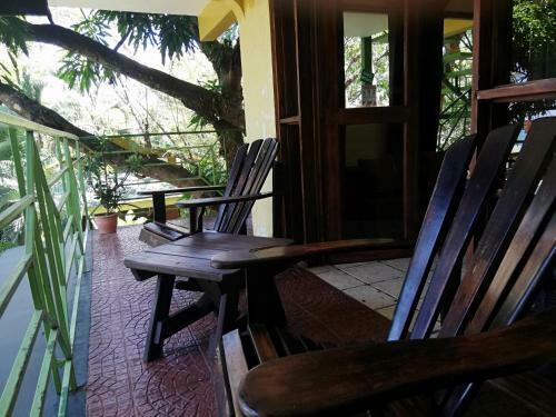 Posada Paradise Inn
