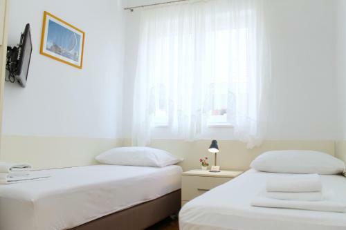 Hostal Mito Rooms And Apartments