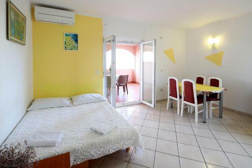 Hostal Apartments Olive