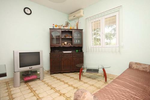 Apartment Guduce 8240a