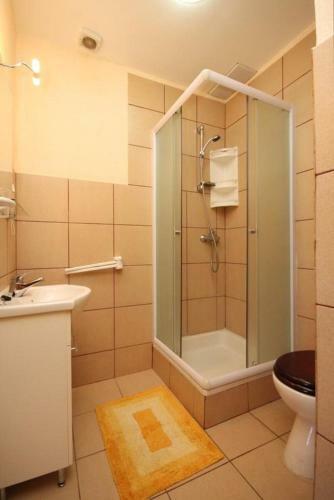 Apartment Guduce 8240a