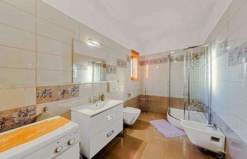 Four-bedroom Holiday Home In Valtura I