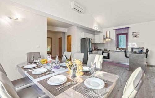 Four-bedroom Holiday Home In Valtura I