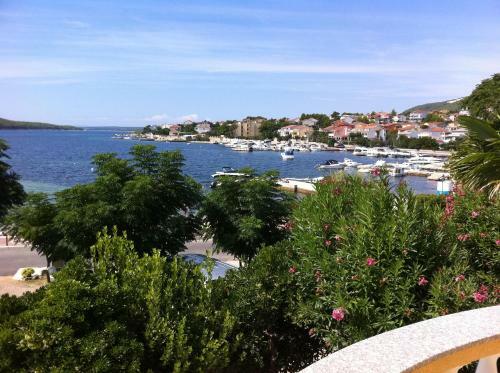 Hostal Apartments And Rooms Villa Luci
