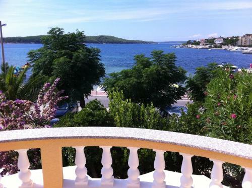 Hostal Apartments And Rooms Villa Luci