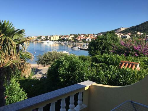 Hostal Apartments And Rooms Villa Luci