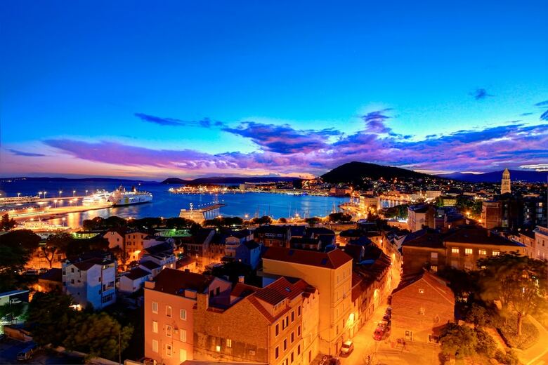 Hostal The View Luxury Rooms