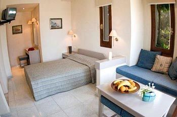 Residencia Frideriki Studios & Apartments