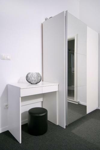 Charm Apartments And Rooms
