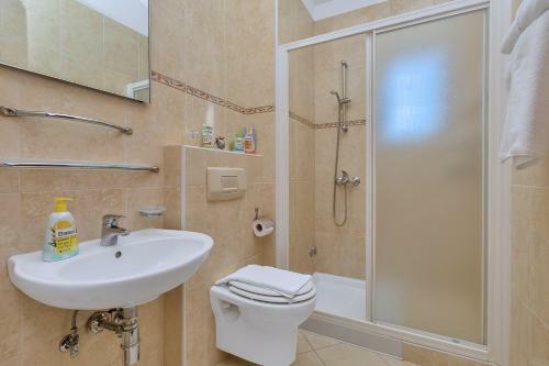 Apartamentos Guest House Villa Ana
