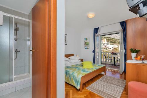 Apartamentos Guest House Villa Ana