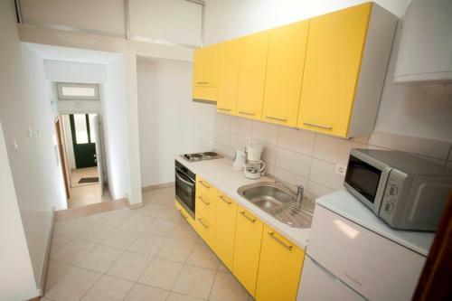 Apartments Tre?nja