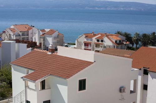 Apartments Tre?nja