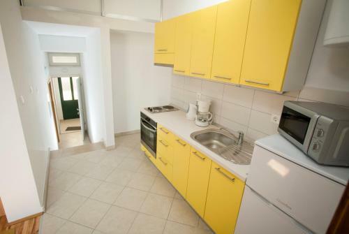Apartments Tre?nja