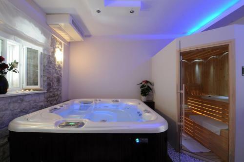 Luxury Apartment Spa "marina"