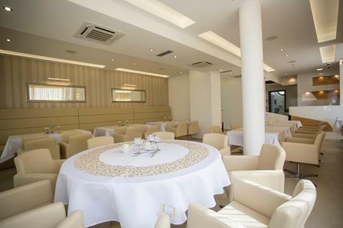 Adrion Aparthotel
