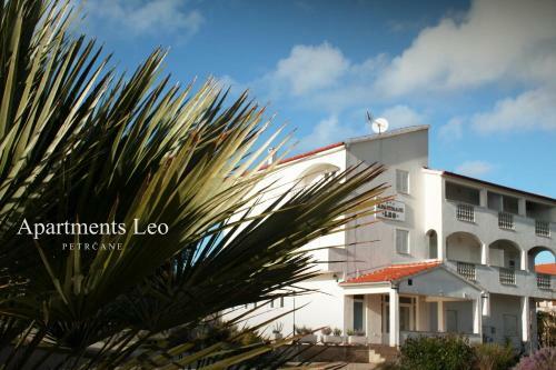 Apartments Leo