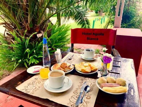 Hotel Aguila Blanca