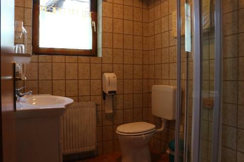 Hostal Pension Almhof